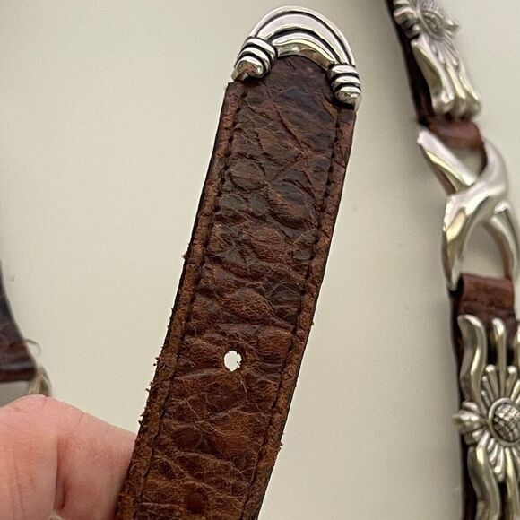 Captiva Collectibles Leather and Metal Belt, Size Medium - Picture 5 of 10
